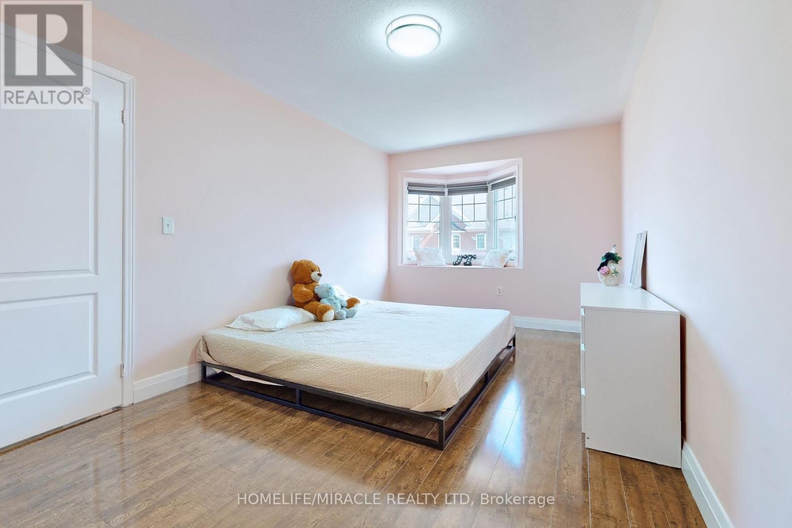 15 Masseyfield Street N, Brampton, Ontario  L6P 3E1 - Photo 18 - W12429551