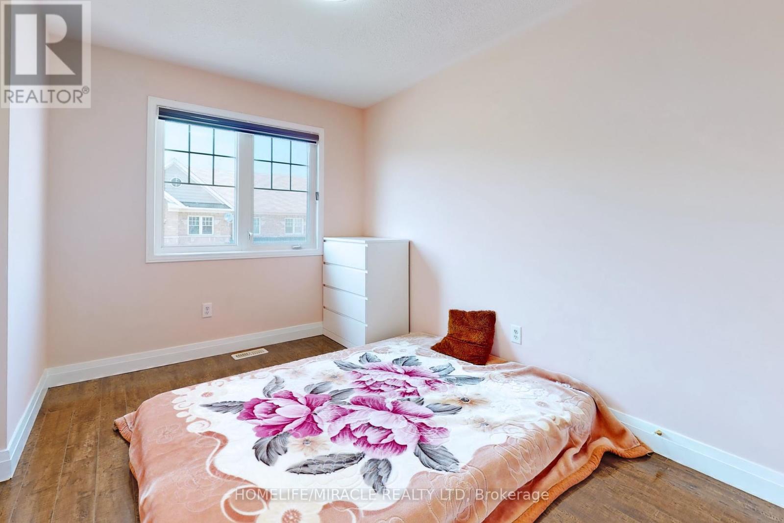 15 Masseyfield Street N, Brampton, Ontario  L6P 3E1 - Photo 22 - W12429551