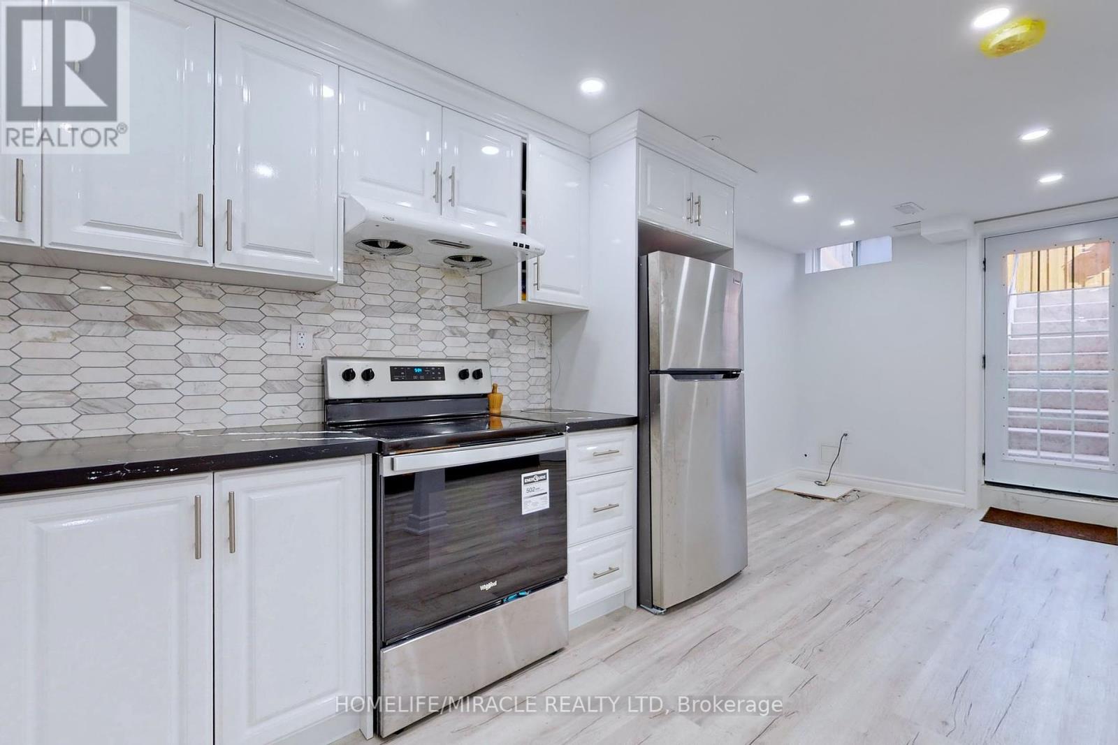 15 Masseyfield Street N, Brampton, Ontario  L6P 3E1 - Photo 25 - W12429551