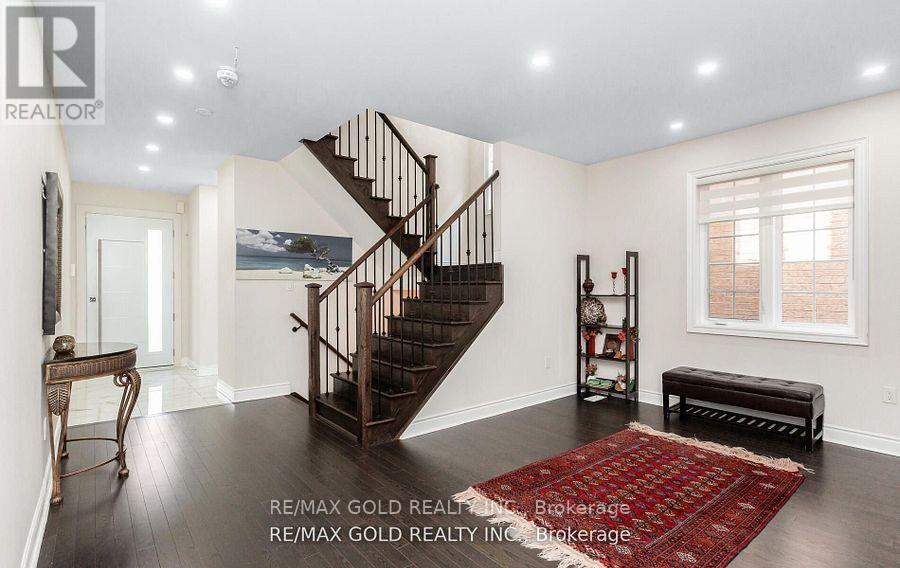 (Main & Second Floor) - 4 Buttonwood Road, Brampton, Ontario  L6P 4J9 - Photo 10 - W12429586