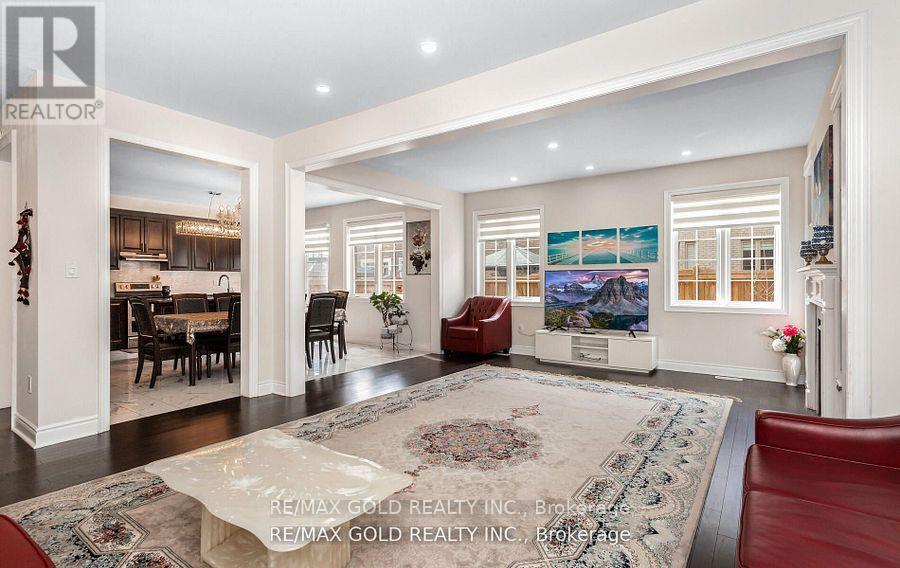 (Main & Second Floor) - 4 Buttonwood Road, Brampton, Ontario  L6P 4J9 - Photo 13 - W12429586