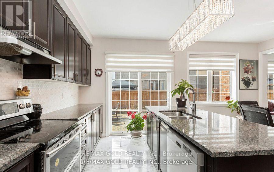 (Main & Second Floor) - 4 Buttonwood Road, Brampton, Ontario  L6P 4J9 - Photo 19 - W12429586