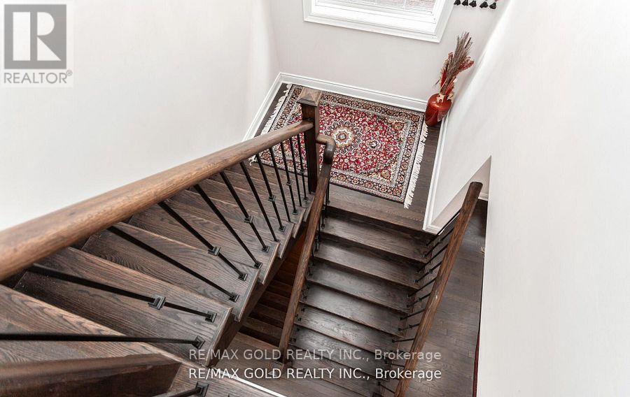 (Main & Second Floor) - 4 Buttonwood Road, Brampton, Ontario  L6P 4J9 - Photo 22 - W12429586