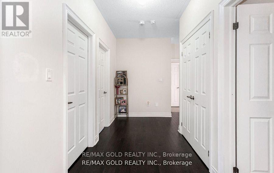 (Main & Second Floor) - 4 Buttonwood Road, Brampton, Ontario  L6P 4J9 - Photo 29 - W12429586