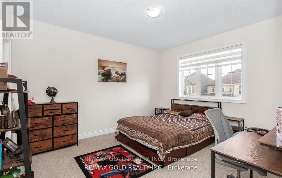 (Main & Second Floor) - 4 Buttonwood Road, Brampton, Ontario  L6P 4J9 - Photo 32 - W12429586