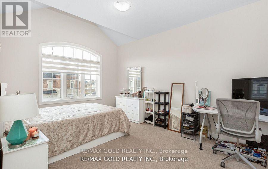 (Main & Second Floor) - 4 Buttonwood Road, Brampton, Ontario  L6P 4J9 - Photo 33 - W12429586