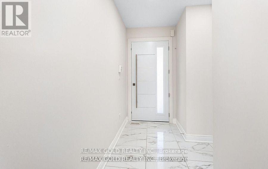 (Main & Second Floor) - 4 Buttonwood Road, Brampton, Ontario  L6P 4J9 - Photo 4 - W12429586