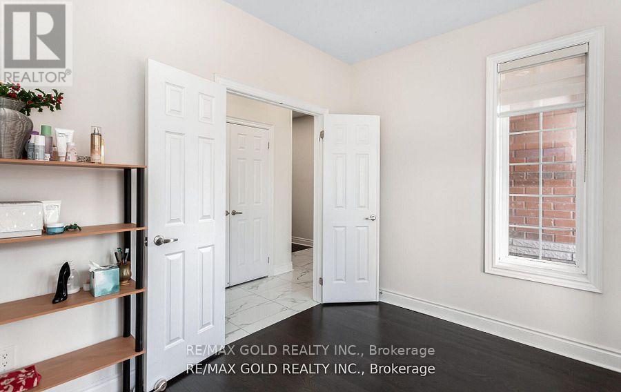 (Main & Second Floor) - 4 Buttonwood Road, Brampton, Ontario  L6P 4J9 - Photo 5 - W12429586