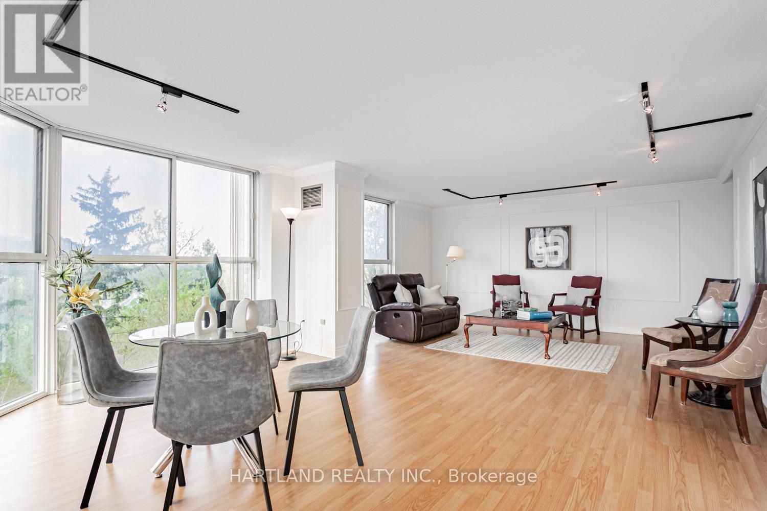 306 - 600 Rexdale Boulevard, Toronto, Ontario  M9W 6T4 - Photo 2 - W12429609