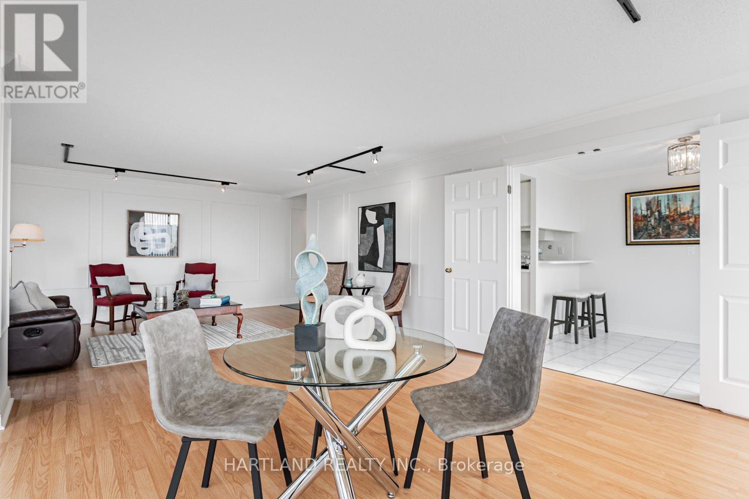 306 - 600 Rexdale Boulevard, Toronto, Ontario  M9W 6T4 - Photo 5 - W12429609