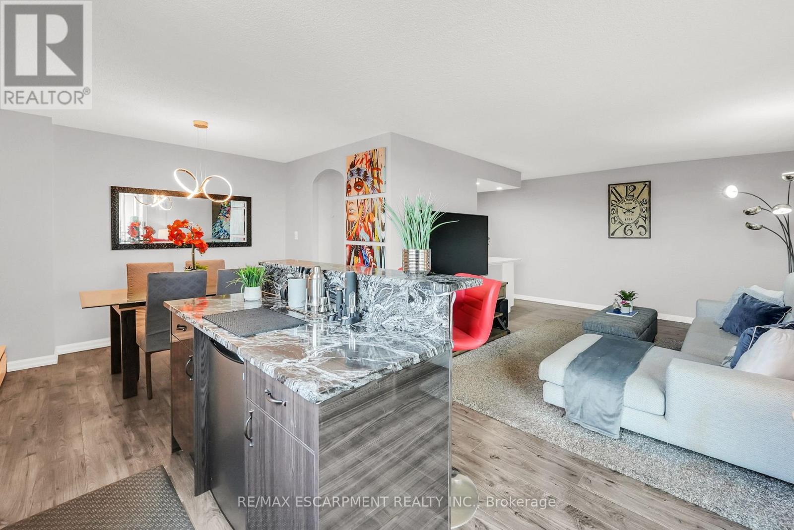 508 - 975 Warwick Court, Burlington, Ontario  L7T 3Z7 - Photo 11 - W12429615
