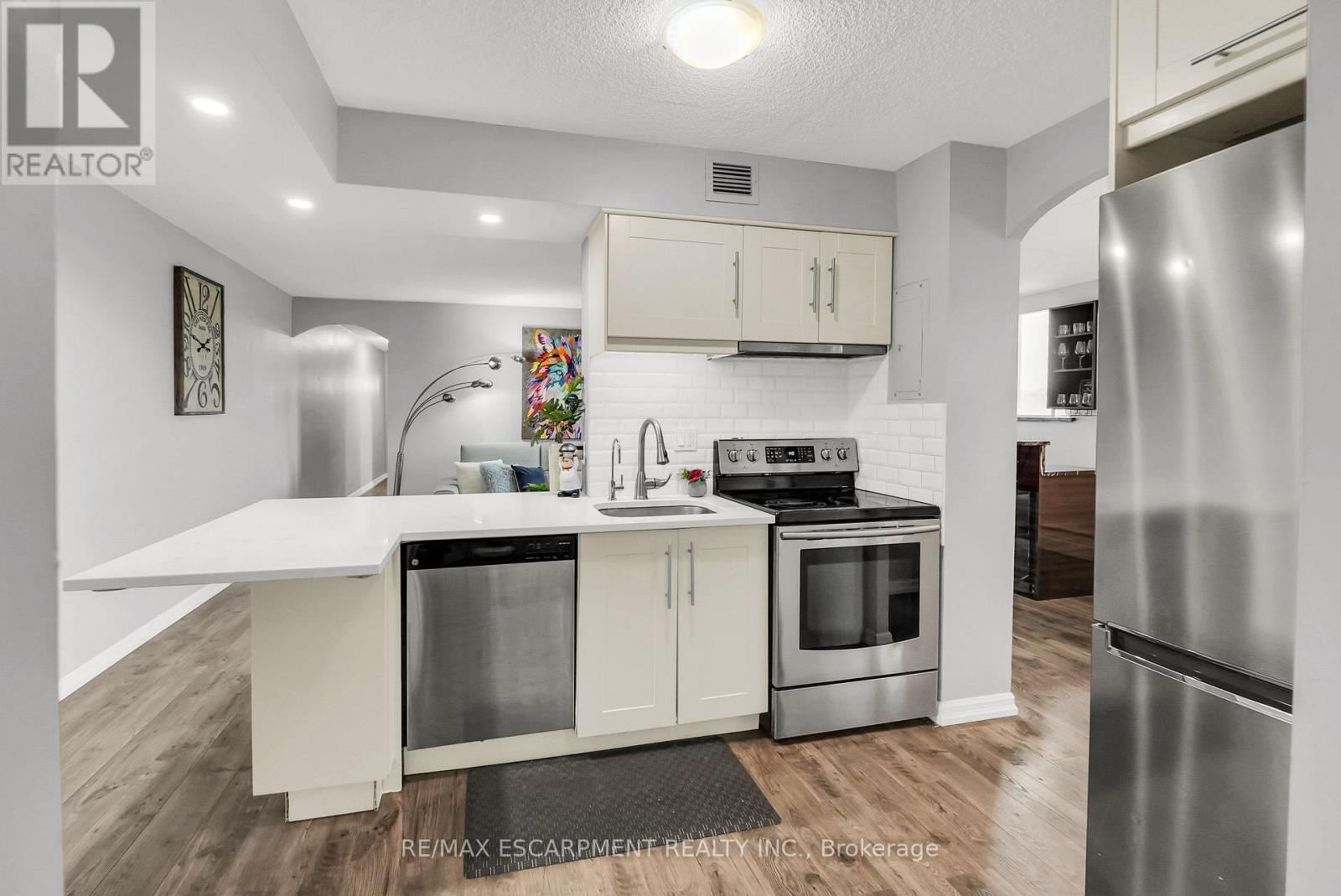 508 - 975 Warwick Court, Burlington, Ontario  L7T 3Z7 - Photo 15 - W12429615