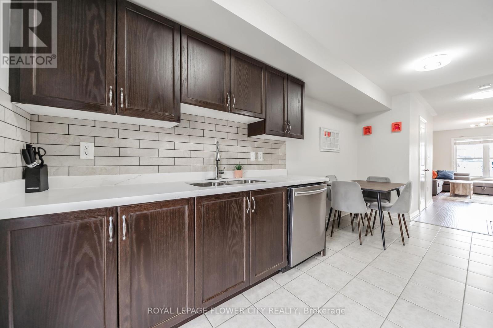 33 Battalion Road, Brampton, Ontario  L7A 4B5 - Photo 11 - W12429638