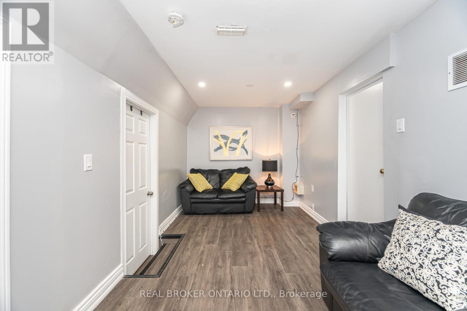 11 Pierpont Place, Mississauga, Ontario  L5N 5V1 - Photo 33 - W12429640