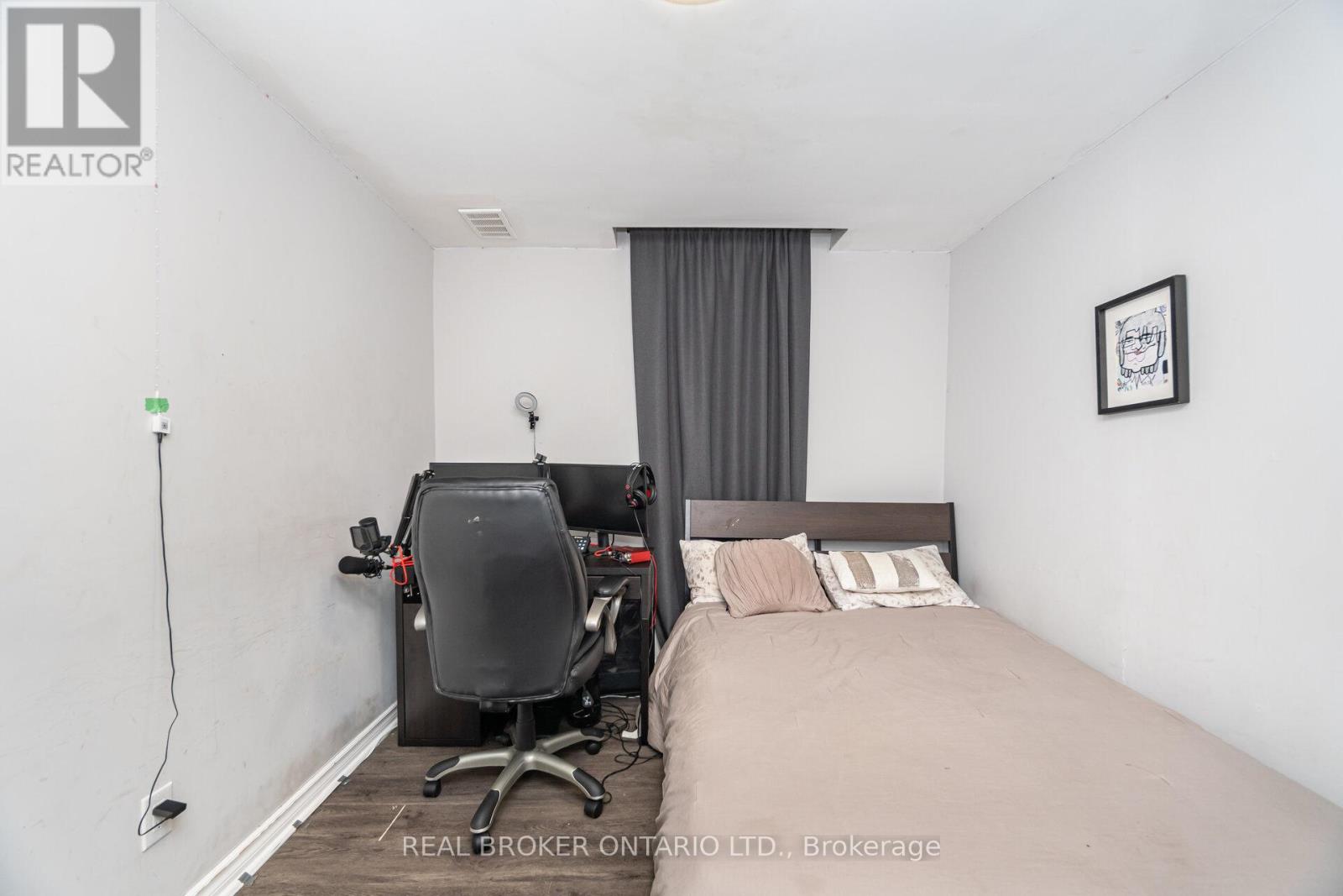 11 Pierpont Place, Mississauga, Ontario  L5N 5V1 - Photo 36 - W12429640