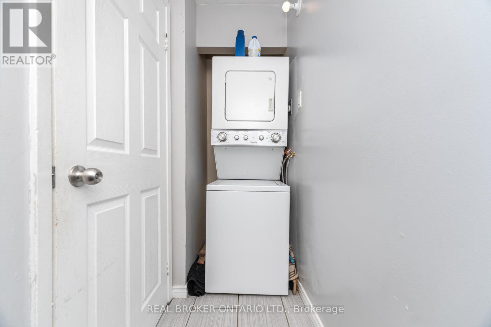 11 Pierpont Place, Mississauga, Ontario  L5N 5V1 - Photo 41 - W12429640