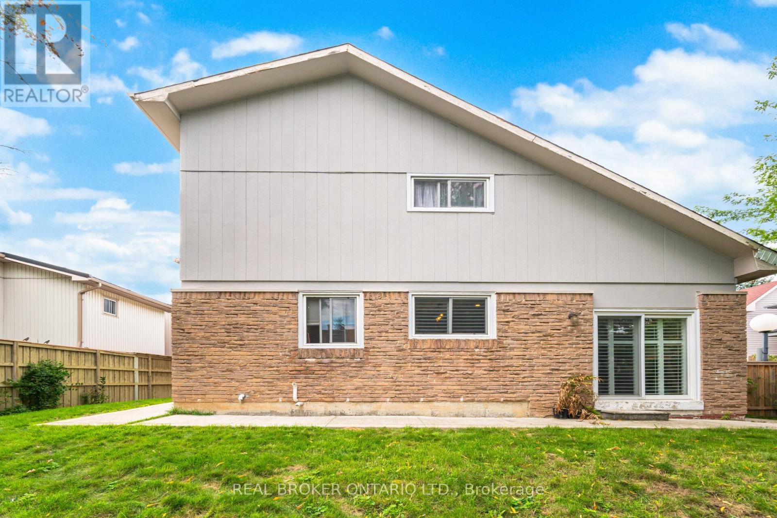 11 Pierpont Place, Mississauga, Ontario  L5N 5V1 - Photo 46 - W12429640