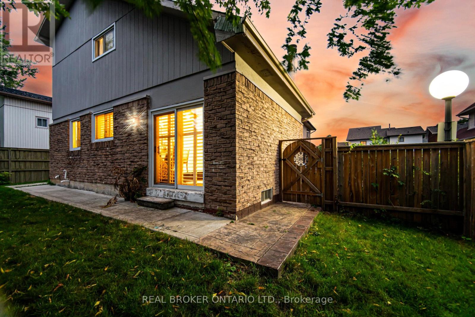 11 Pierpont Place, Mississauga, Ontario  L5N 5V1 - Photo 47 - W12429640