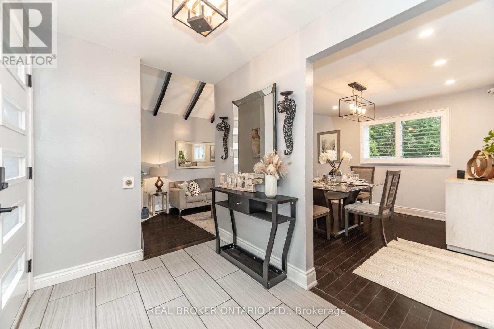 11 Pierpont Place, Mississauga, Ontario  L5N 5V1 - Photo 8 - W12429640