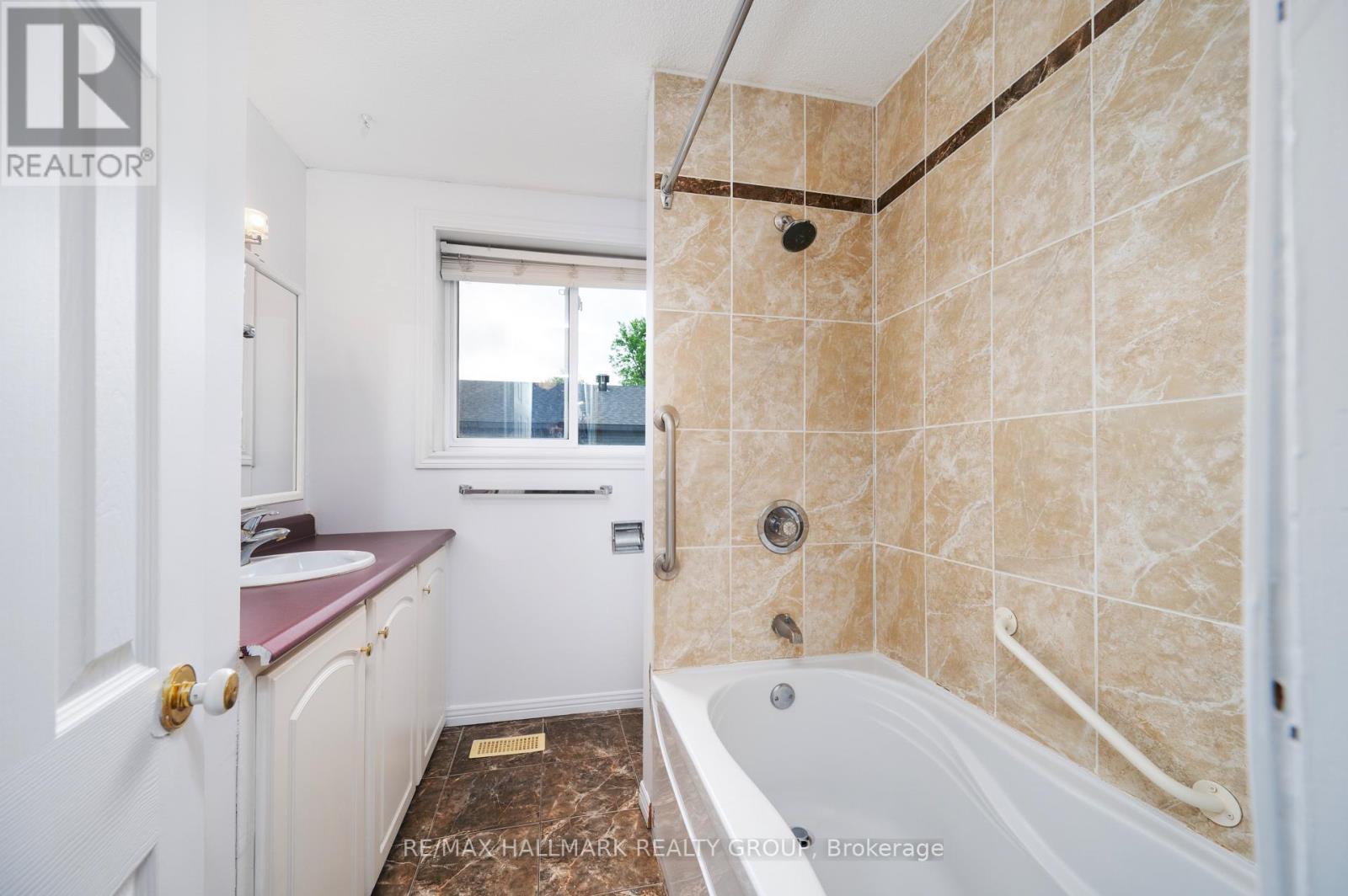 412 Montreal Road, Ottawa, Ontario  K1K 0V4 - Photo 21 - X12429693