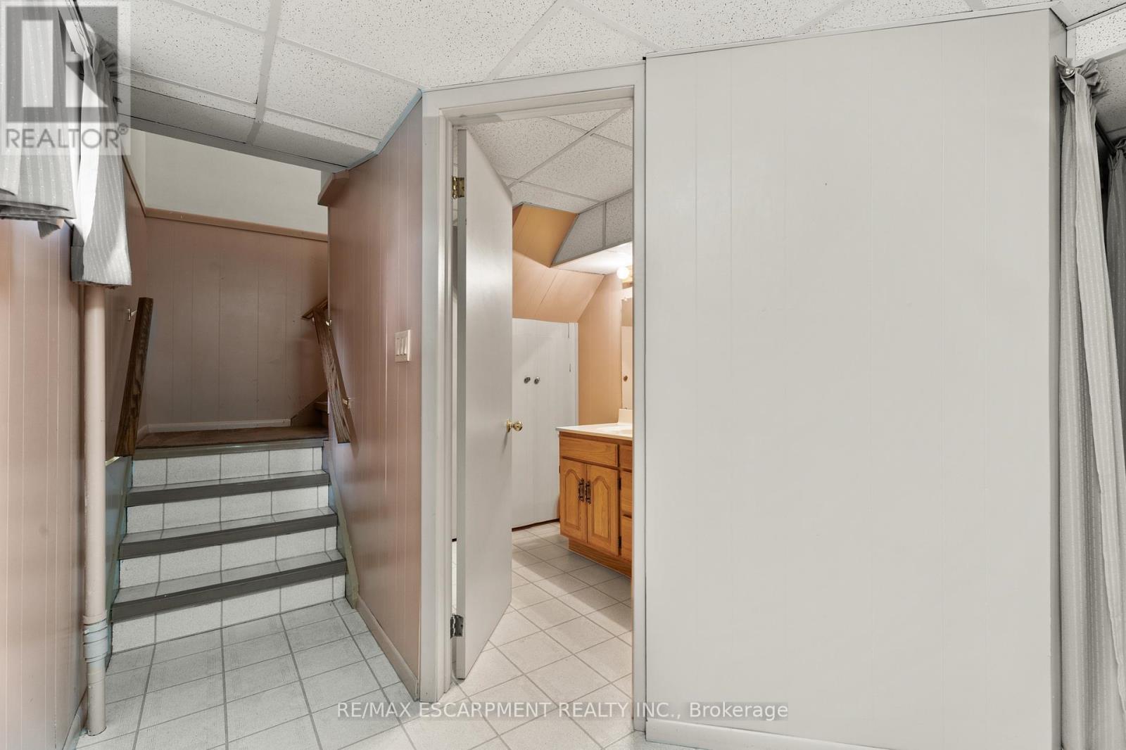 98 Laurier Avenue, Hamilton, Ontario  L9C 3S4 - Photo 24 - X12429545