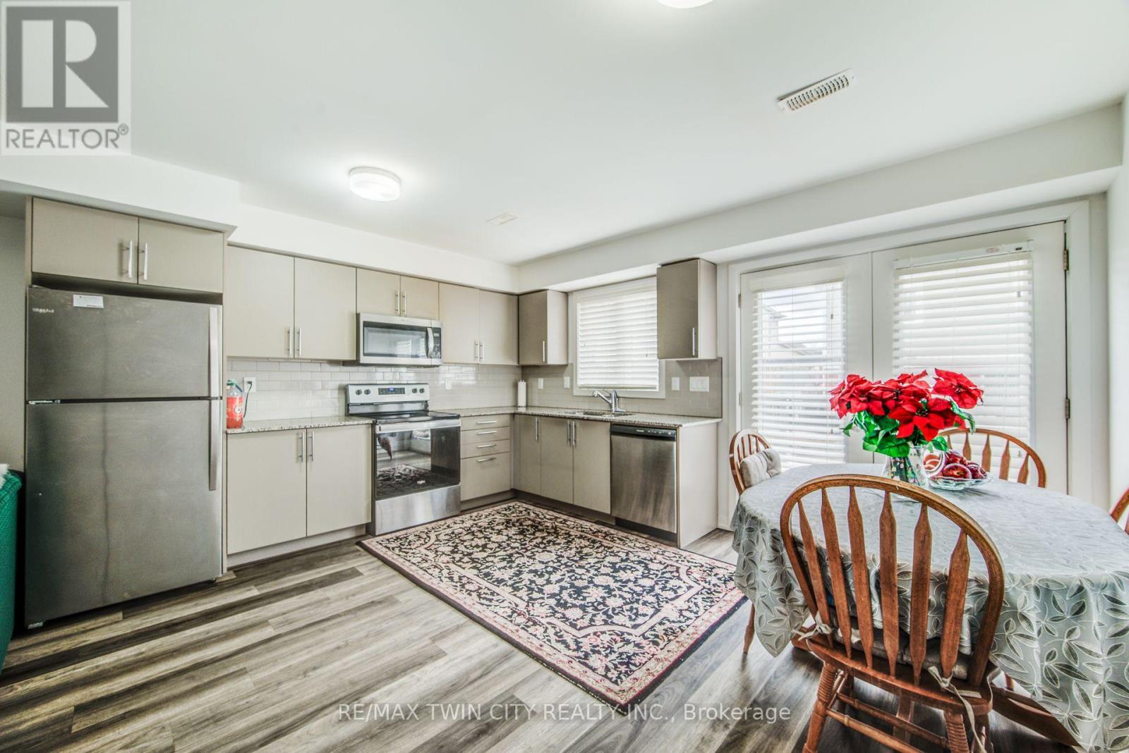 35 - 205 West Oak Trail, Kitchener, Ontario  N2R 0R9 - Photo 13 - X12429547