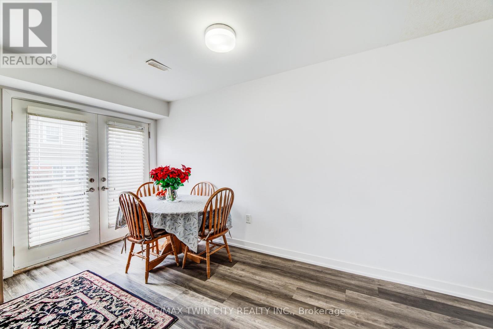 35 - 205 West Oak Trail, Kitchener, Ontario  N2R 0R9 - Photo 14 - X12429547