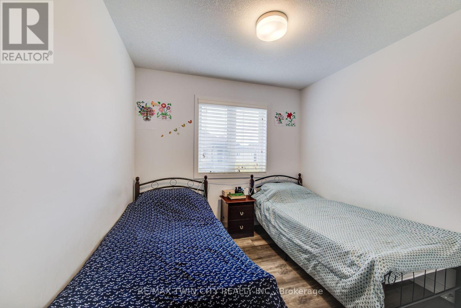 35 - 205 West Oak Trail, Kitchener, Ontario  N2R 0R9 - Photo 21 - X12429547