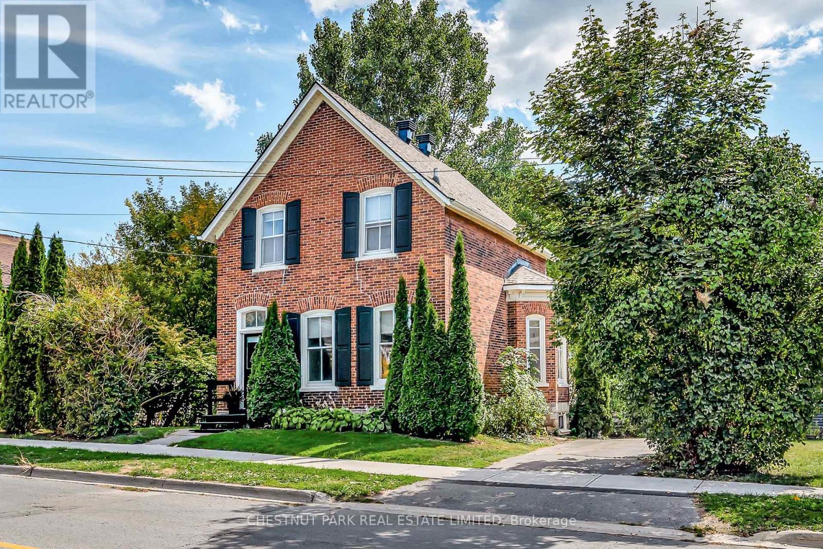 28 York Street, Prince Edward County, Ontario  K0K 2T0 - Photo 2 - X12429556
