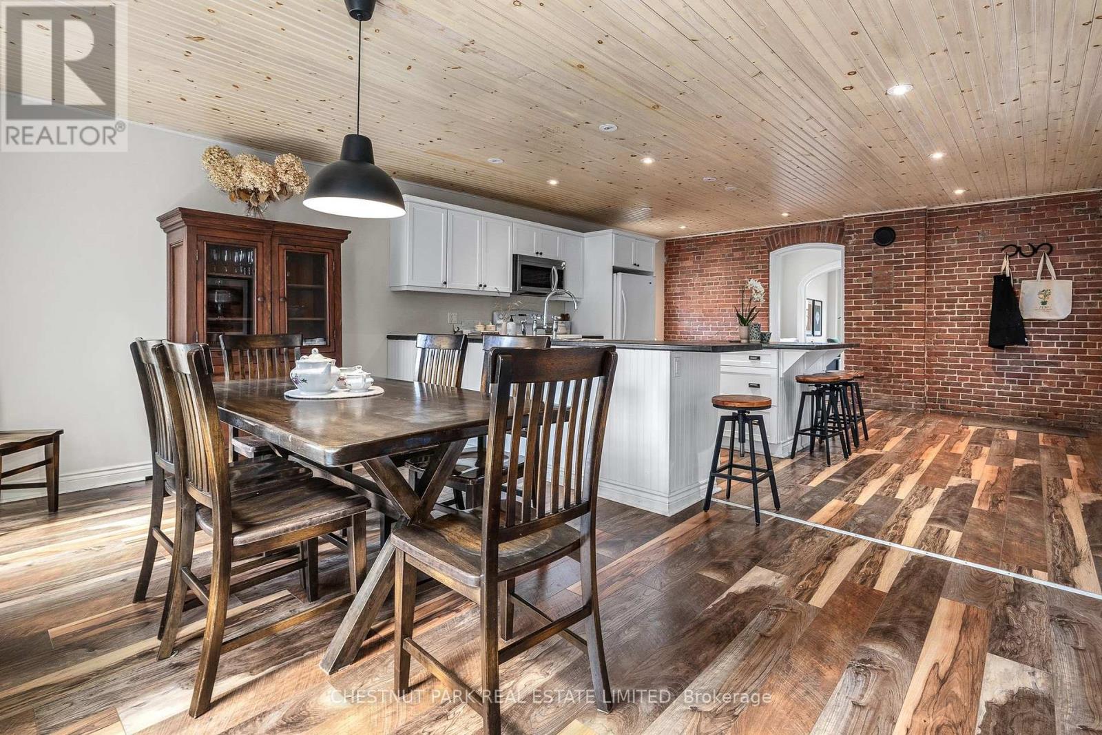 28 York Street, Prince Edward County, Ontario  K0K 2T0 - Photo 21 - X12429556
