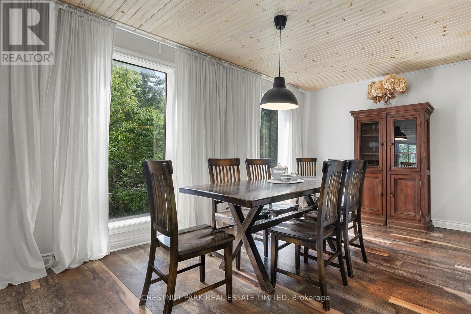28 York Street, Prince Edward County, Ontario  K0K 2T0 - Photo 23 - X12429556