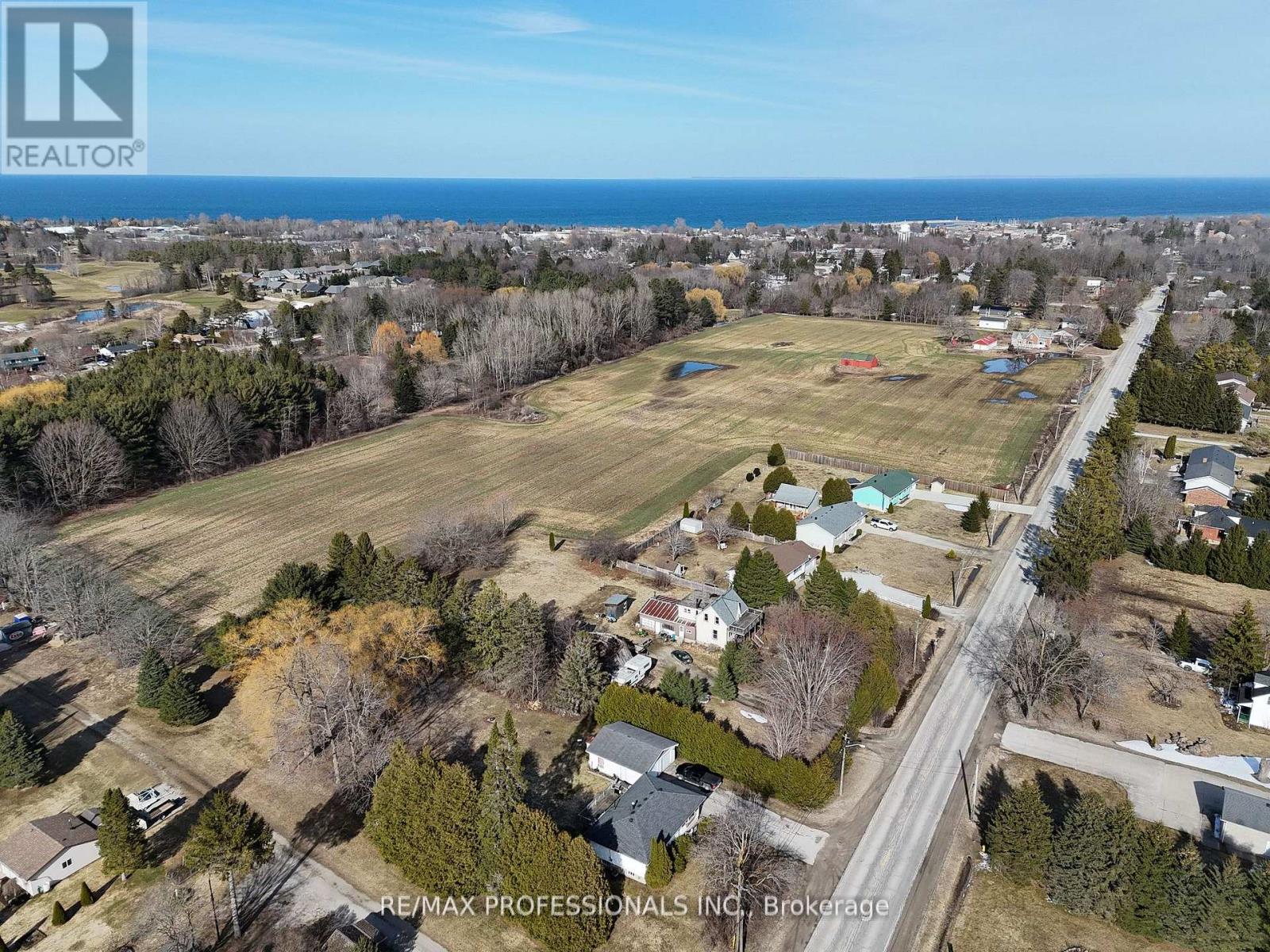 412 Miller Street, Meaford, Ontario  N4L 1K9 - Photo 3 - X12429593