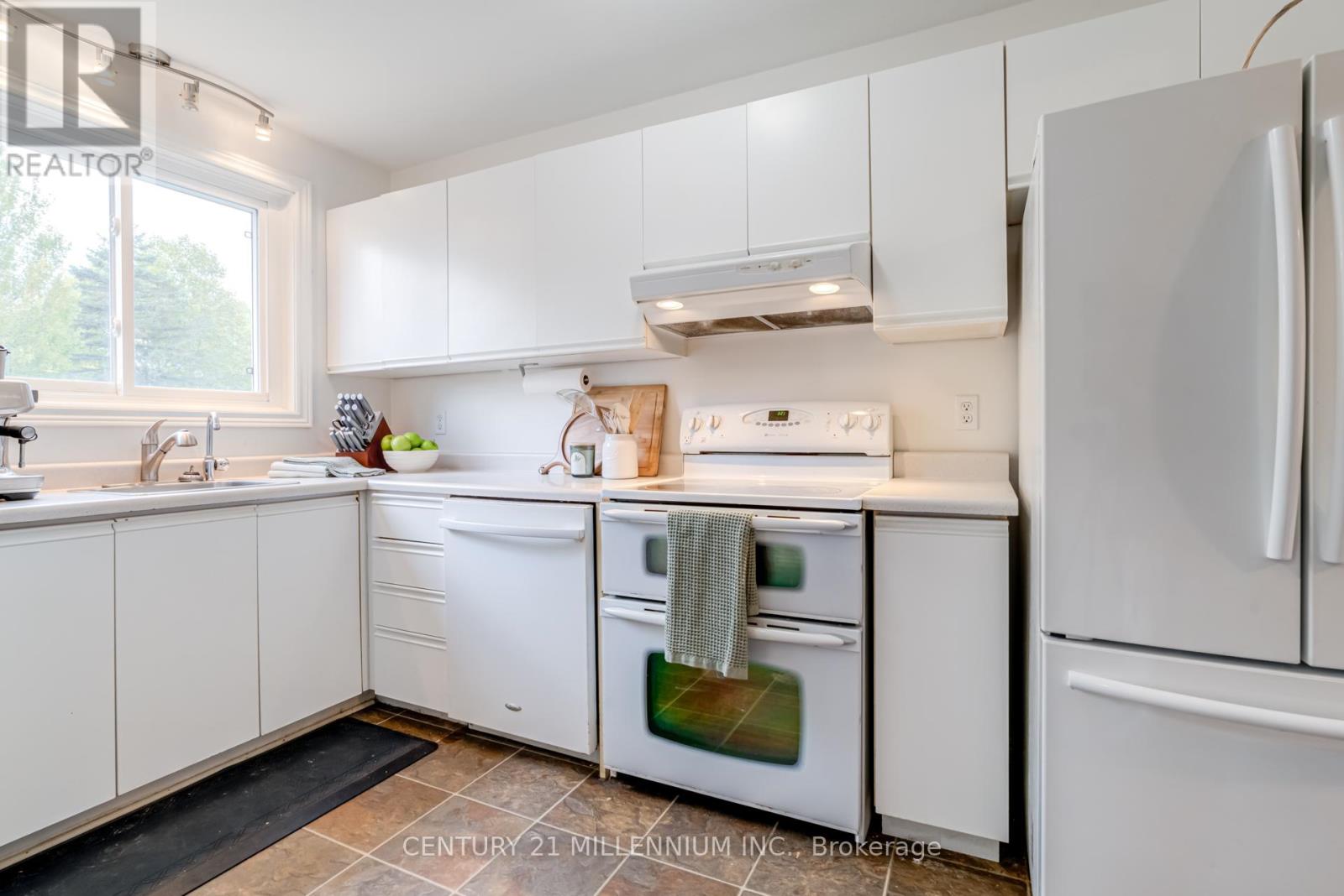 4 Watt Street, Guelph, Ontario  N1E 6W9 - Photo 6 - X12429608