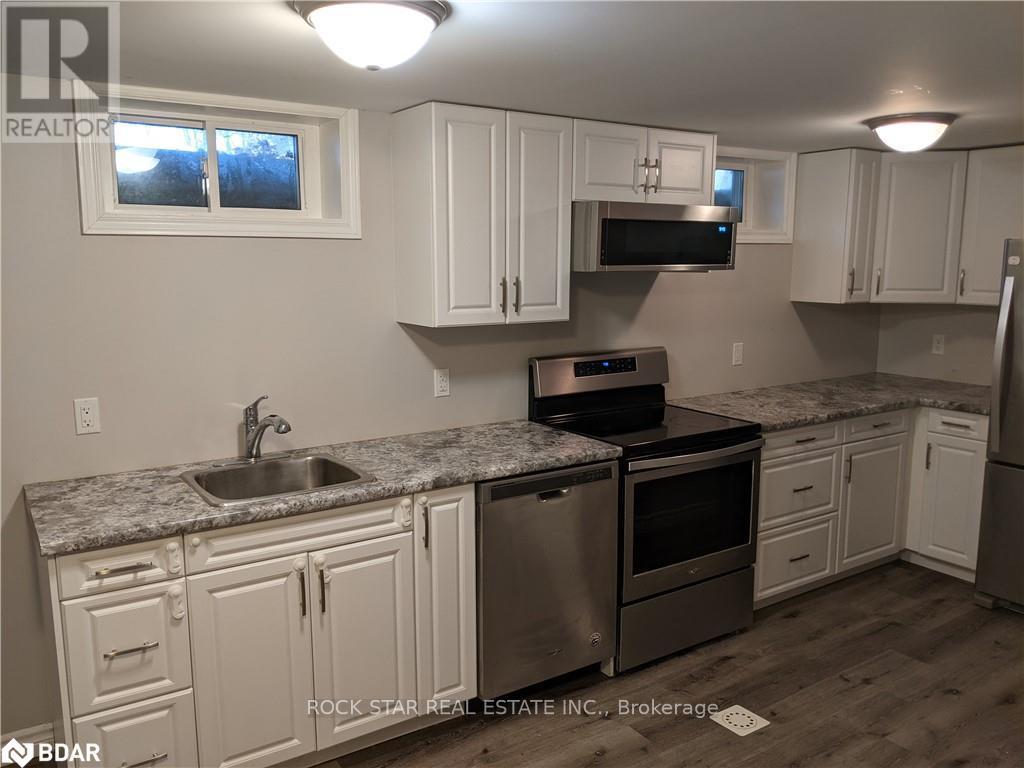 34 Preston Place, Welland, Ontario  L3C 3K3 - Photo 11 - X12429611