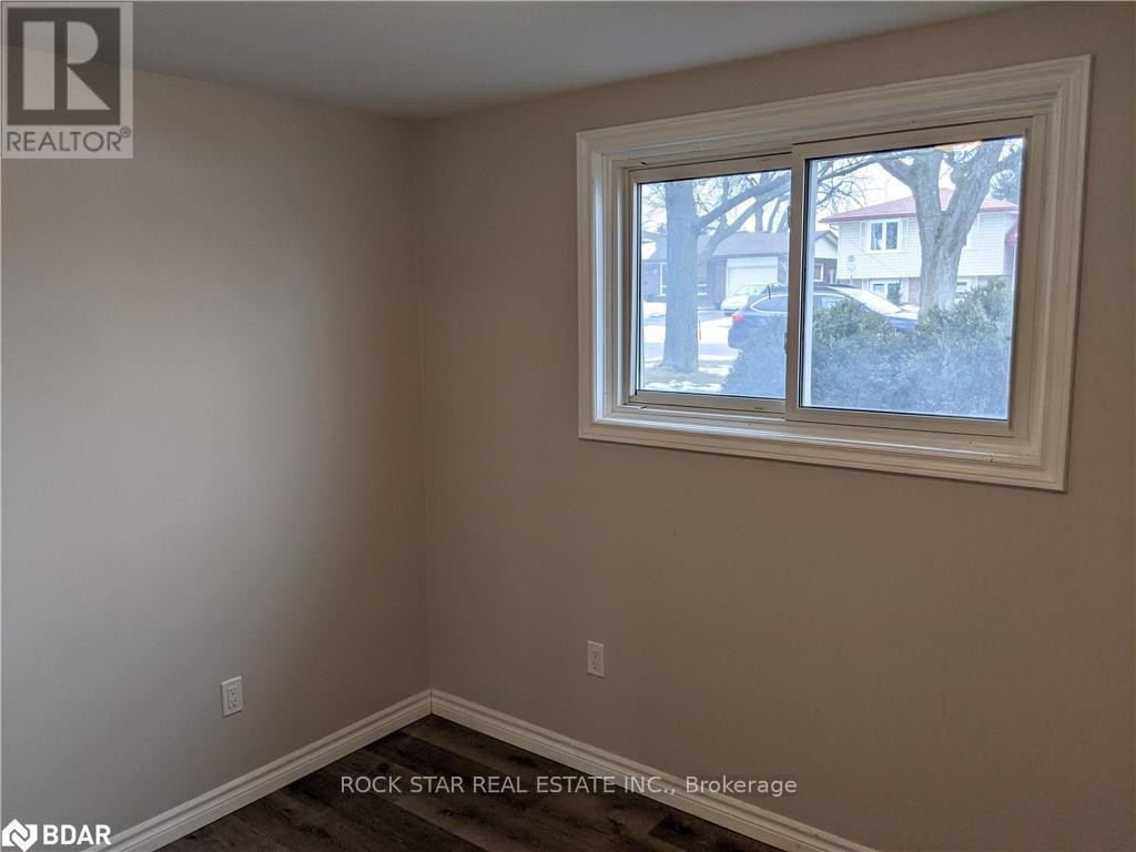 34 Preston Place, Welland, Ontario  L3C 3K3 - Photo 18 - X12429611