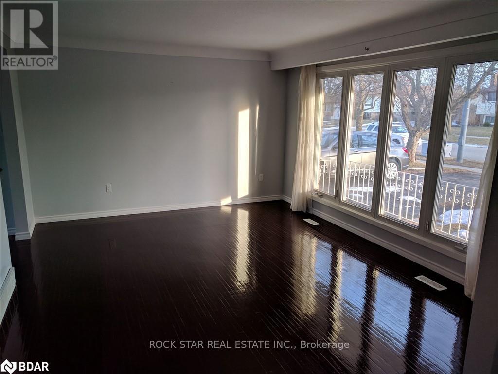 34 Preston Place, Welland, Ontario  L3C 3K3 - Photo 3 - X12429611