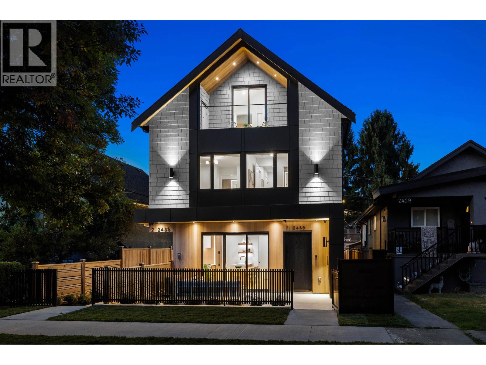 2 2435 NAPIER STREET, Vancouver, British Columbia