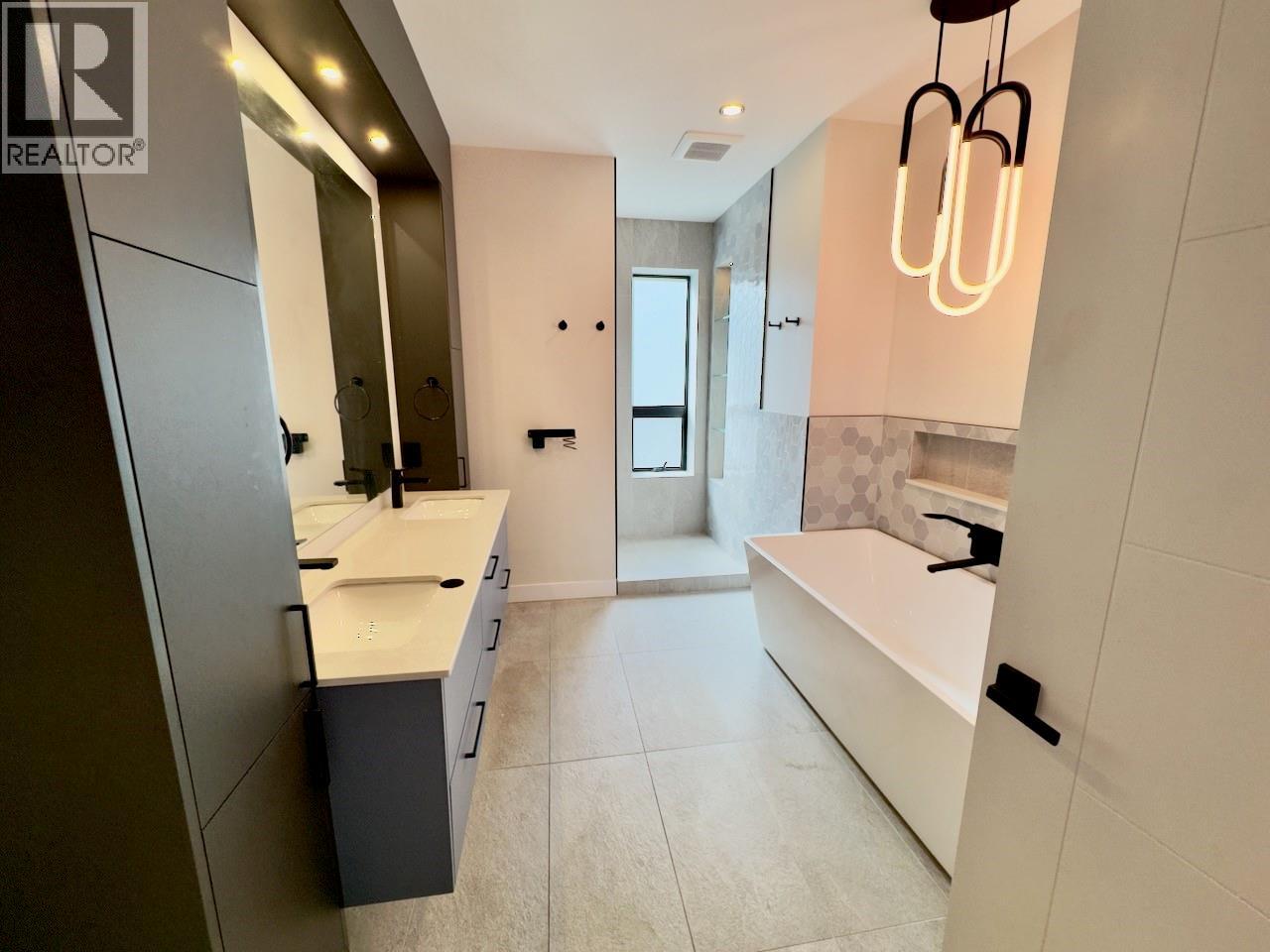 2570 Skeena Dr. Drive, Kamloops, British Columbia  V2E 1V5 - Photo 21 - 10364231