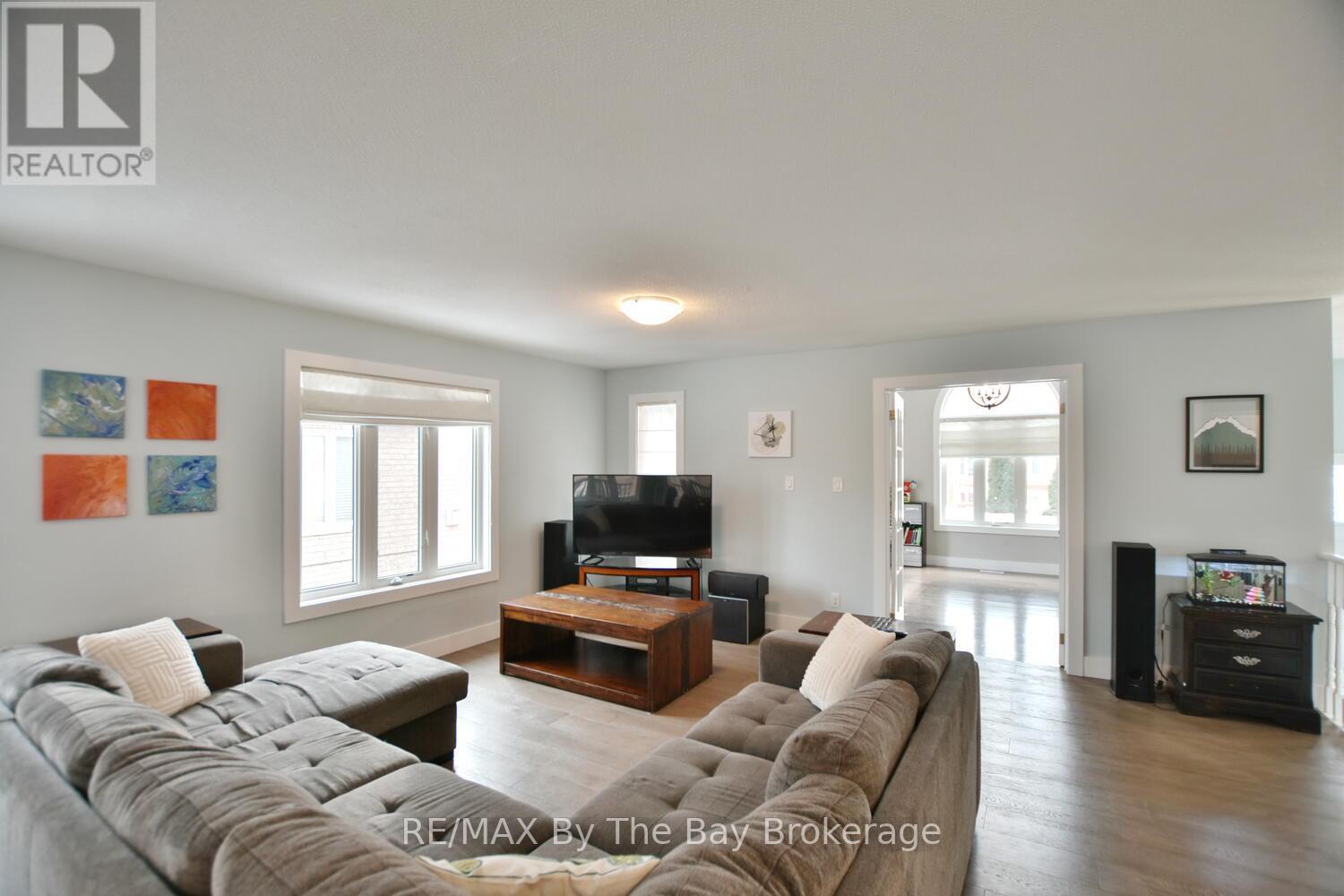 424 Ramblewood Drive, Wasaga Beach, Ontario  L9Z 1P3 - Photo 15 - S12428869