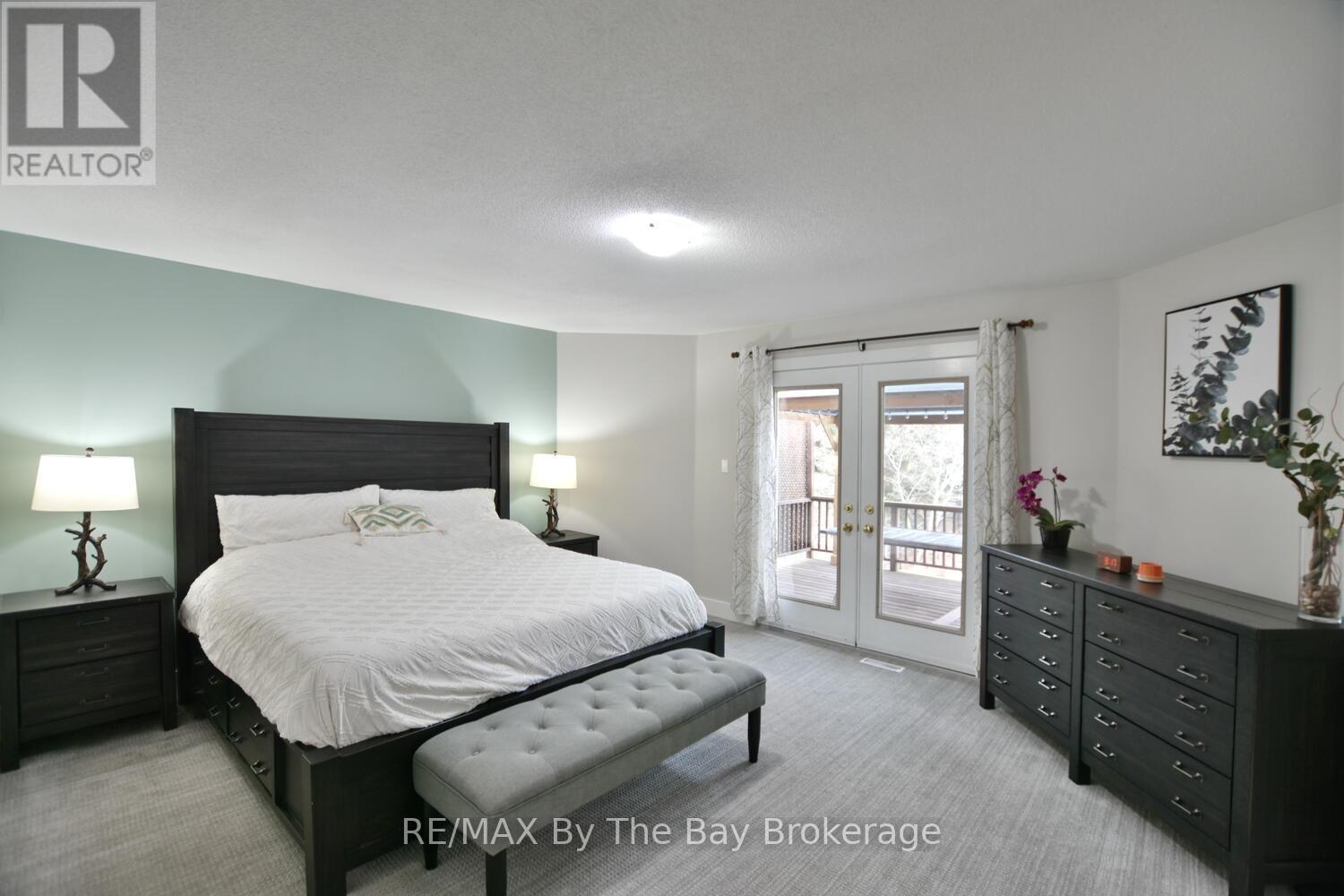 424 Ramblewood Drive, Wasaga Beach, Ontario  L9Z 1P3 - Photo 3 - S12428869