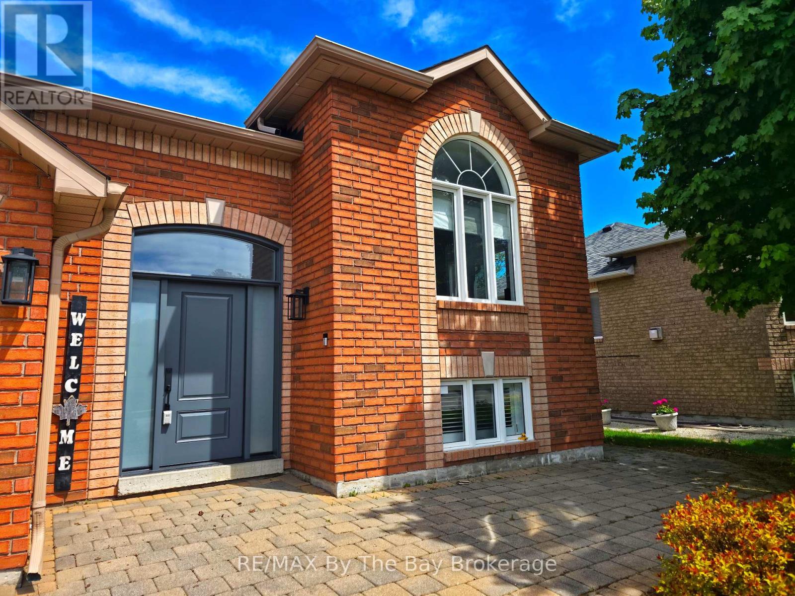 424 Ramblewood Drive, Wasaga Beach, Ontario  L9Z 1P3 - Photo 6 - S12428869