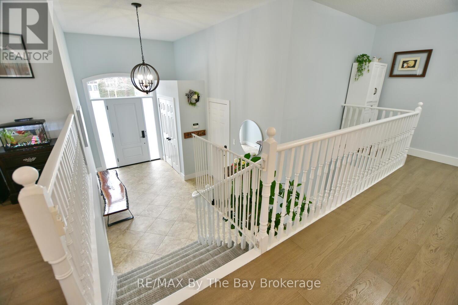 424 Ramblewood Drive, Wasaga Beach, Ontario  L9Z 1P3 - Photo 7 - S12428869