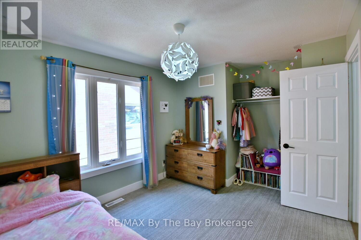 424 Ramblewood Drive, Wasaga Beach, Ontario  L9Z 1P3 - Photo 19 - S12428869