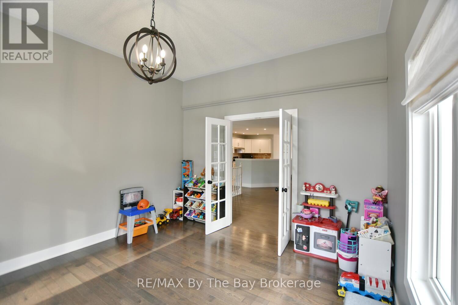 424 Ramblewood Drive, Wasaga Beach, Ontario  L9Z 1P3 - Photo 18 - S12428869