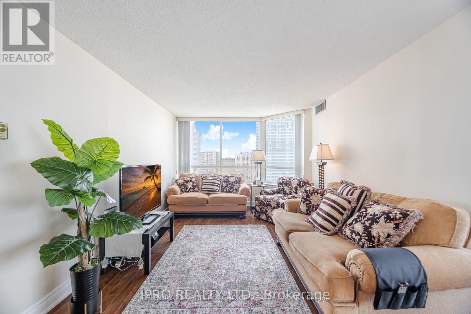 1603 - 3605 Kariya Drive, Mississauga, Ontario  L5B 3J4 - Photo 5 - W12336563