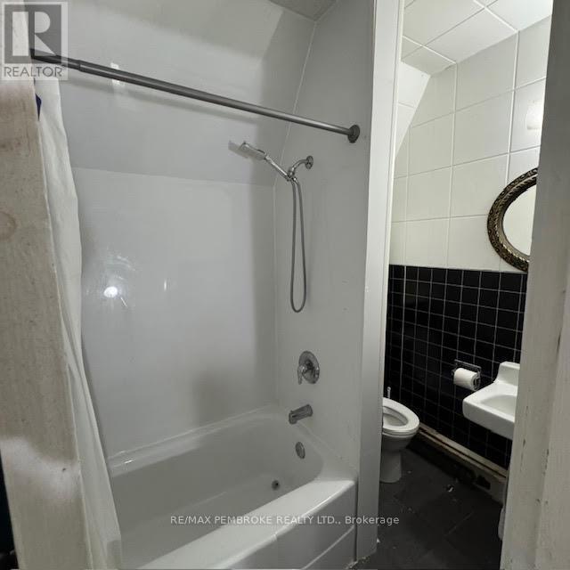 6 True Love Street, Whitewater Region, Ontario  K0J 1K0 - Photo 12 - X12402440