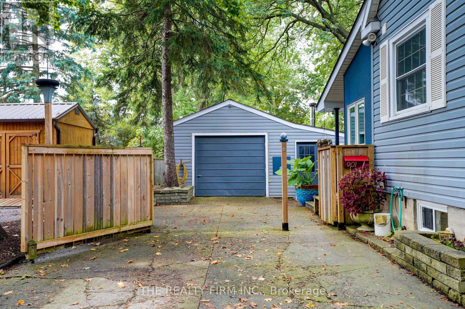901 Willow Drive, London South, Ontario  N6E 1P2 - Photo 39 - X12423961