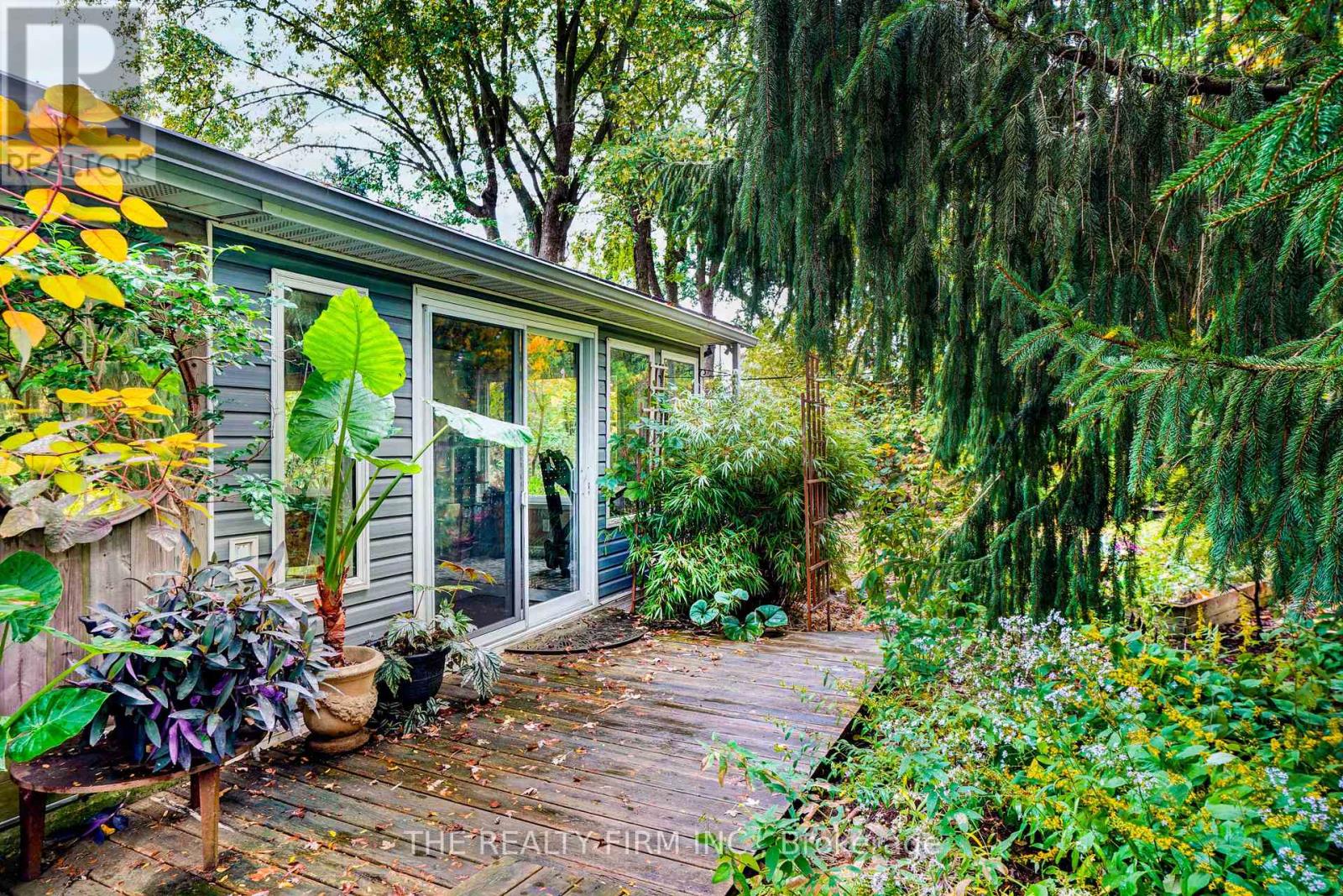 901 Willow Drive, London South, Ontario  N6E 1P2 - Photo 42 - X12423961