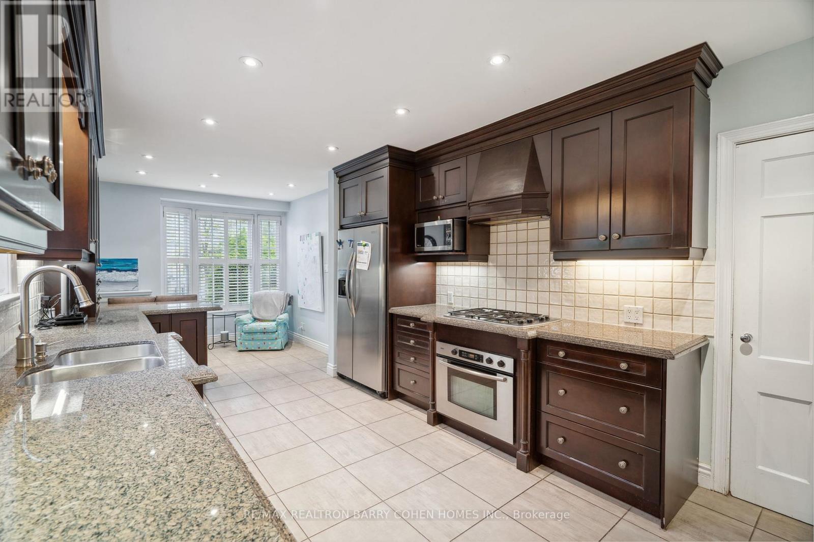 56 Highland Crescent, Toronto, Ontario  M2L 1G6 - Photo 10 - C12429669