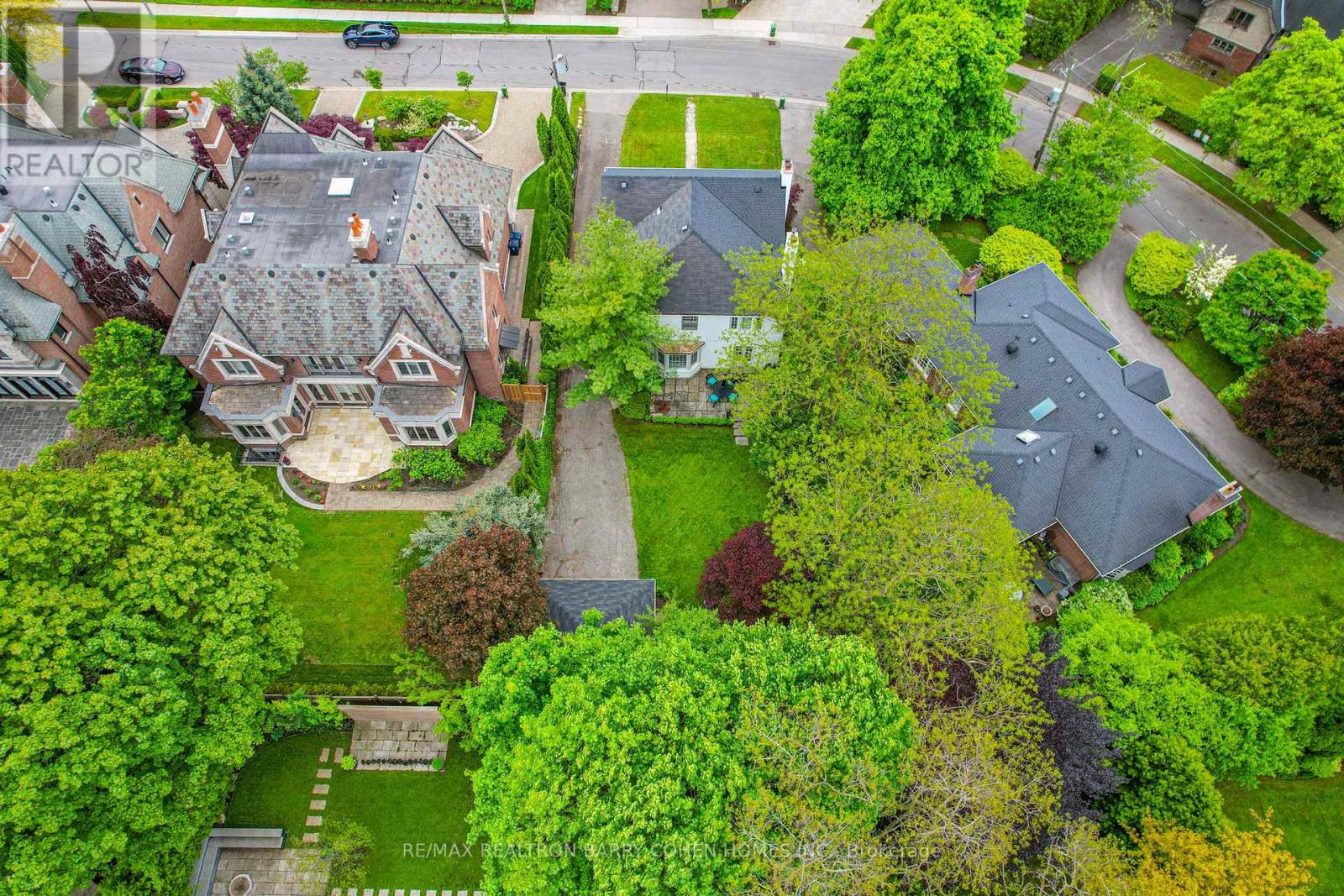56 Highland Crescent, Toronto, Ontario  M2L 1G6 - Photo 3 - C12429669